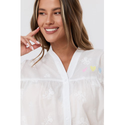 Koszula z haftem i pastelowymi serduszkami