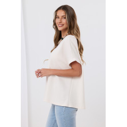 Bluzka oversize z biżuteryjnym akcentem