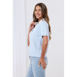 Sweter z koronkowym kołnierzem