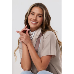 Bluzka oversize z krótkim rękawem i ozdobną apaszką