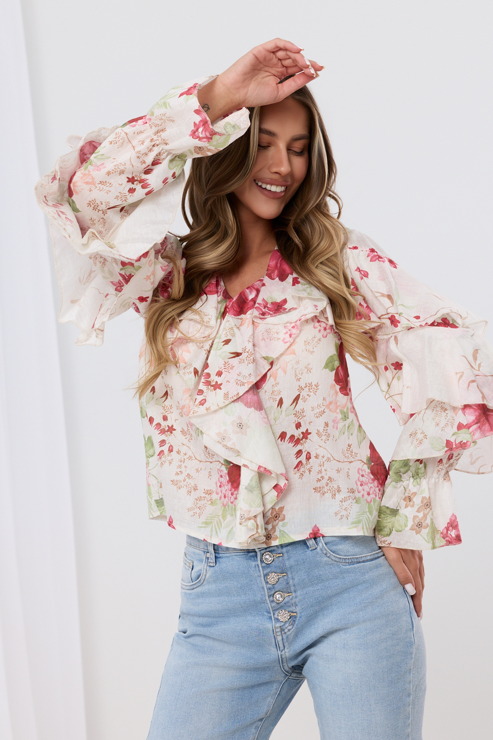 Zwiewna bluzka z falbanami w kwiaty