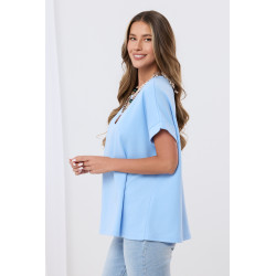 Bluzka oversize z biżuteryjnym akcentem