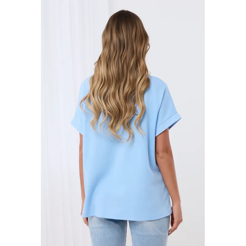 Bluzka oversize z biżuteryjnym akcentem