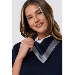 Bluzka oversize z krótkim rękawem i ozdobną apaszką