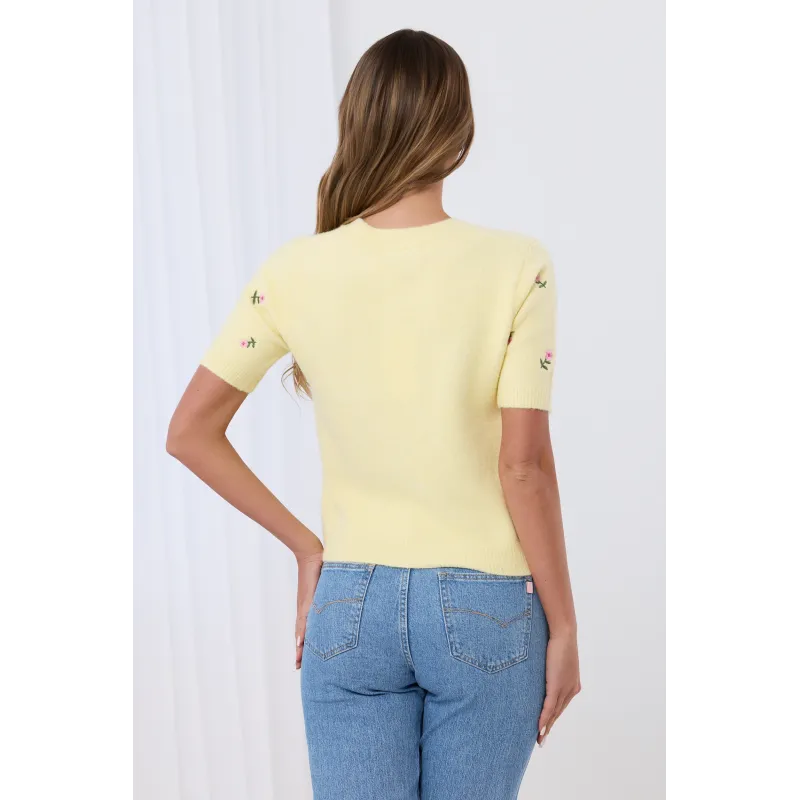 Sweter z krótkim rękawem w haftowane kwiatki