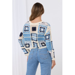 Szydełkowa bluzka typu crop top w stylu boho