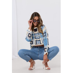 Szydełkowa bluzka typu crop top w stylu boho