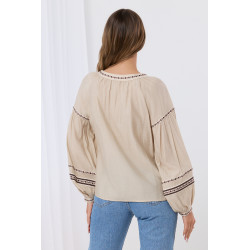Bluzka boho z haftem i wiązaniem przy dekolcie