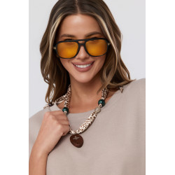 Bluzka oversize z biżuteryjnym akcentem