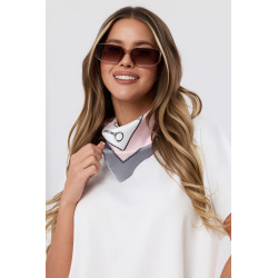 Bluzka oversize z krótkim rękawem i ozdobną apaszką