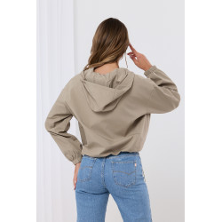 Krótka kurtka z kapturem i dużymi kieszeniami