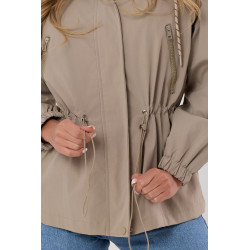 Kurtka przejściowa z kapturem i regulacją w talii