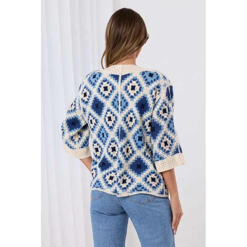 Szydełkowy kardigan z geometrycznym wzorem