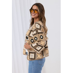 Krótki kardigan szydełkowy z motywem kwiatowym