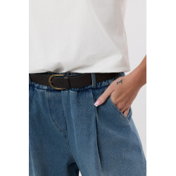 Jeansy typu mom fit z paskiem