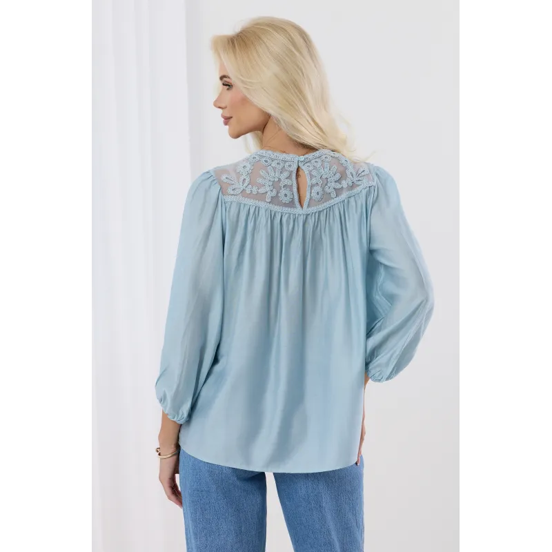 Bluzka w stylu boho z ażurowymi wstawkami