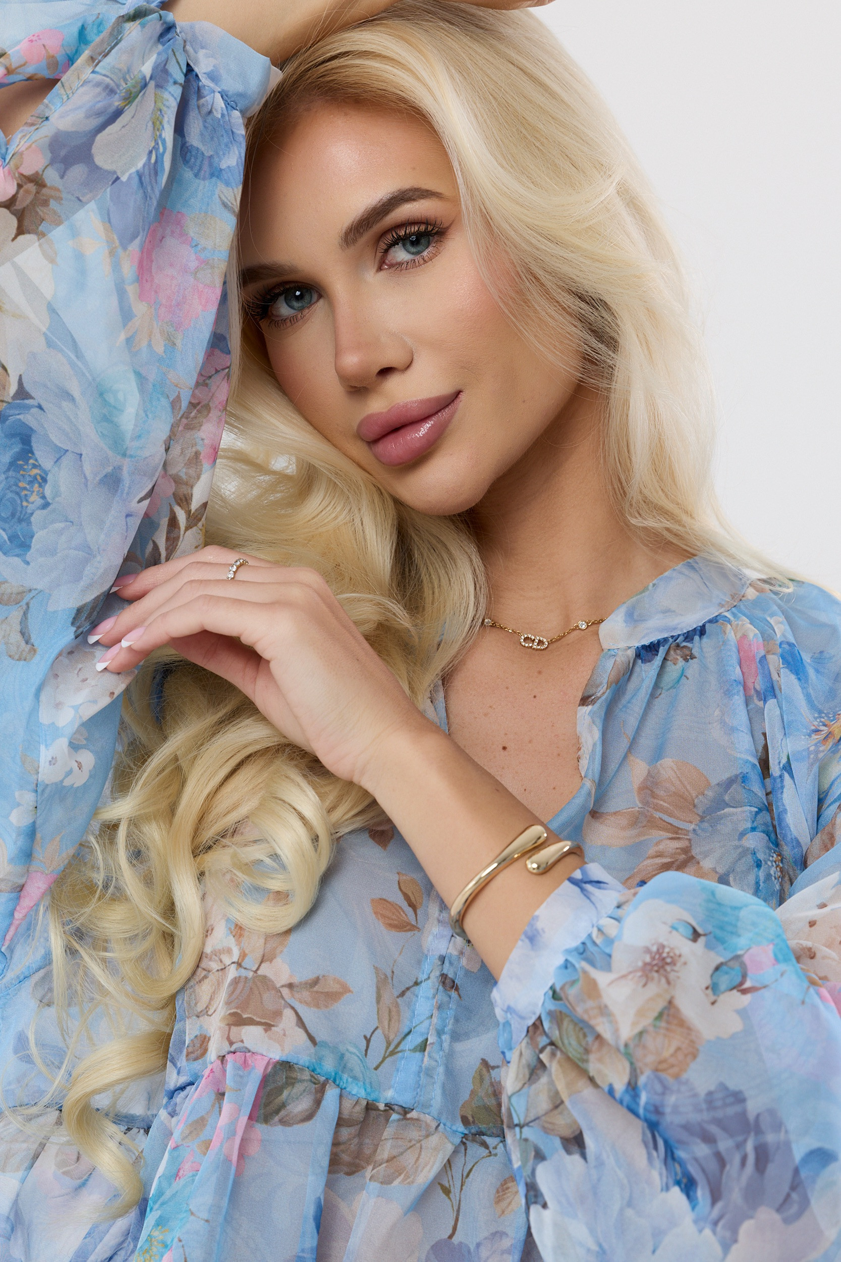 Szyfonowa bluzka z kwiecistym motywem