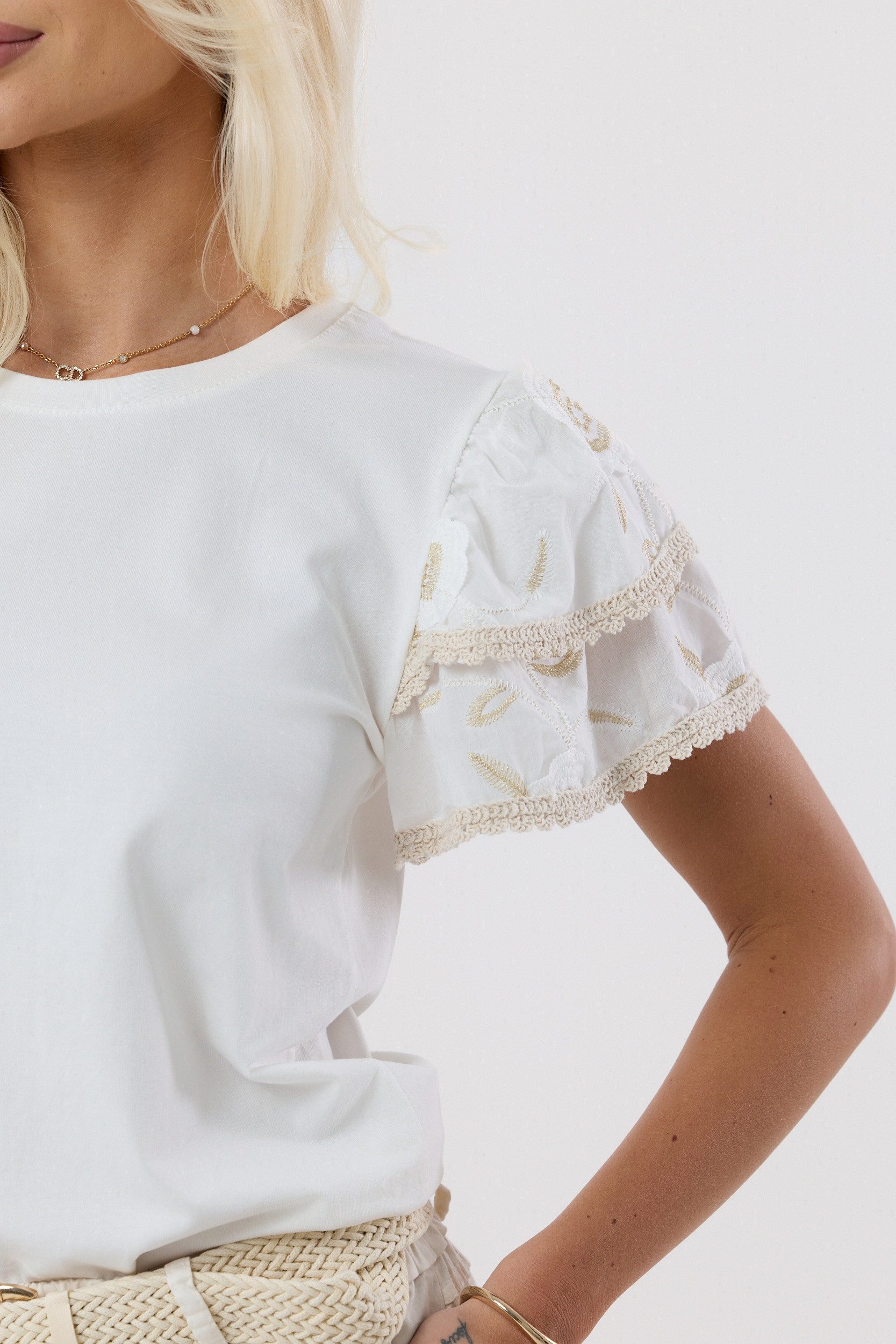 Bluzka z ażurowymi rękawami