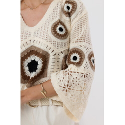 Ażurowa bluzka boho z szydełkowymi motywami