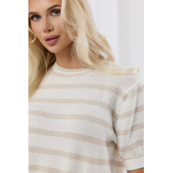 Ażurowy sweter w pastelowe paski