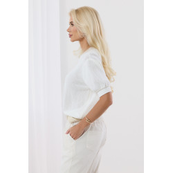 Ażurowy sweter z krótkim rękawem i kontrastowym wykończeniem