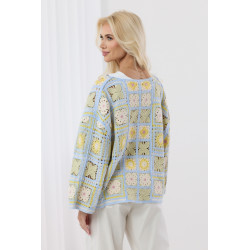 Krótki kardigan szydełkowy z motywem kwiatowym