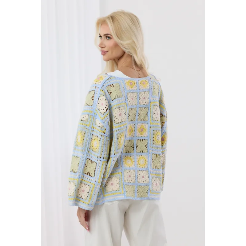 Krótki kardigan szydełkowy z motywem kwiatowym