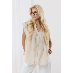 Bluzka z koronkowymi wstawkami na ramionach