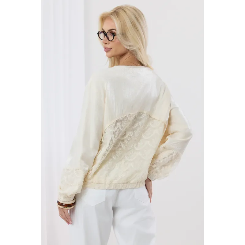 Kurtka bomberka z koronkowymi wstawkami