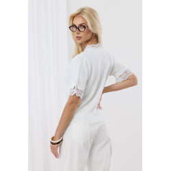 Sweter z krótkim rękawem i koronkowym wykończeniem