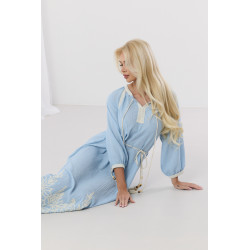 Sukienka midi w stylu boho z haftem i chwostami