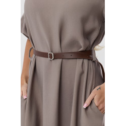 Elegancka sukienka midi z bufiastymi rękawami i paskiem