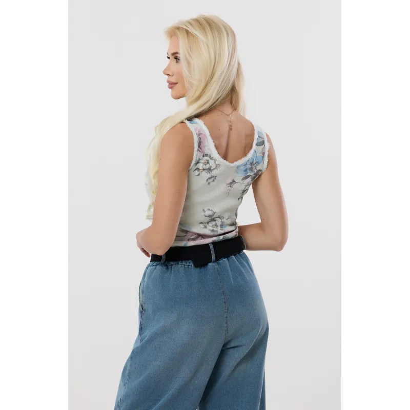 Top na ramiączkach z kwiatowym nadrukiem