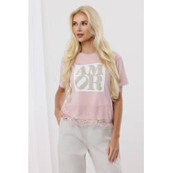 Bluzka z napisem i koronkowym wykończeniem