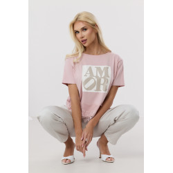 Bluzka z napisem i koronkowym wykończeniem