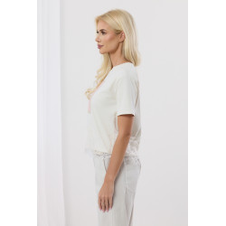 Bluzka z napisem i koronkowym wykończeniem