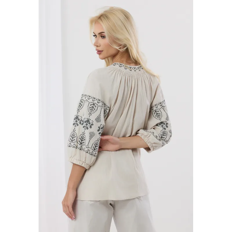 Bluzka boho z haftem i chwostami