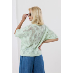 Luźny sweter z szerokimi rękawami i ozdobnym splotem