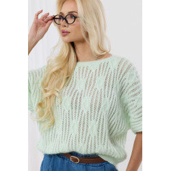 Luźny sweter z szerokimi rękawami i ozdobnym splotem