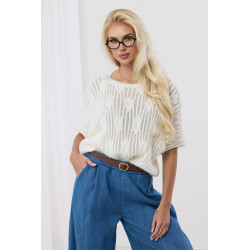 Luźny sweter z szerokimi rękawami i ozdobnym splotem