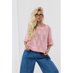 Luźny sweter z szerokimi rękawami i ozdobnym splotem