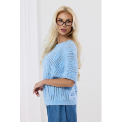 Luźny sweter z szerokimi rękawami i ozdobnym splotem