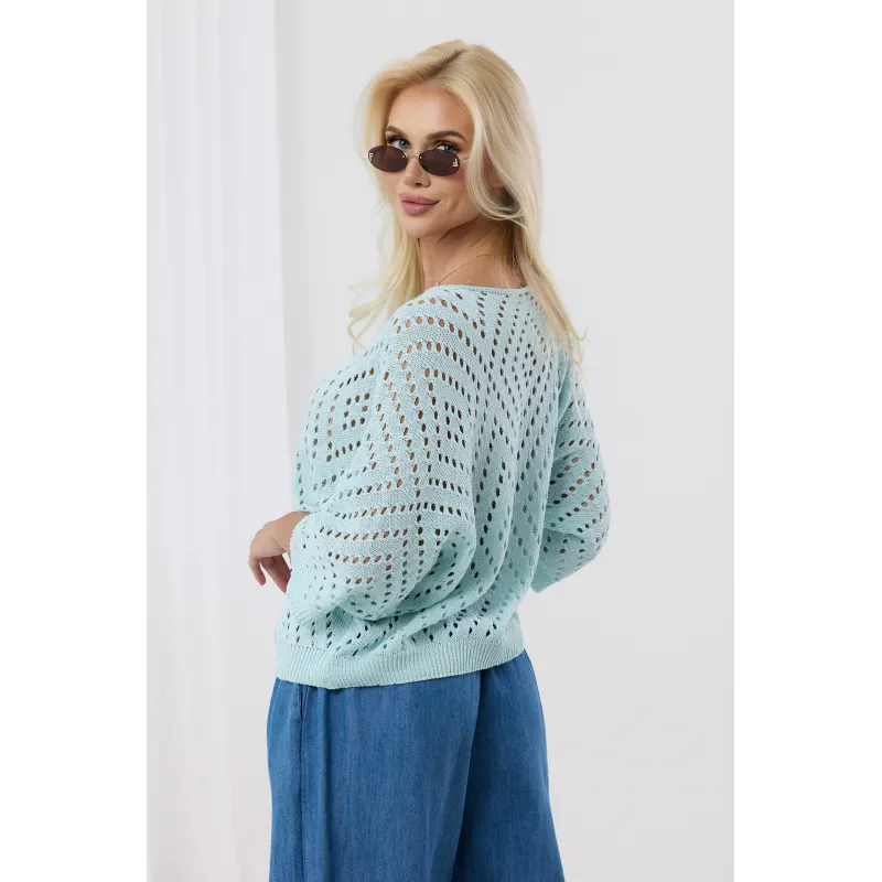 Ażurowy sweter o luźnym kroju