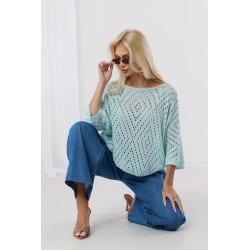 Ażurowy sweter o luźnym kroju