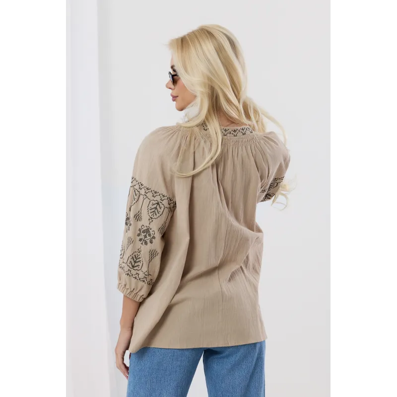 Bluzka boho z haftem i chwostami