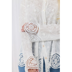Koszula z ażurowym haftem i koronkowym dołem