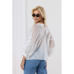 Bluzka boho z haftem i wiązaniem