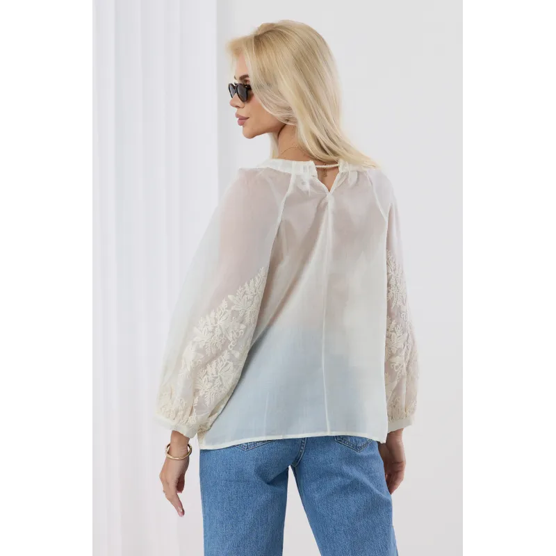 Bluzka boho z haftem i wiązaniem