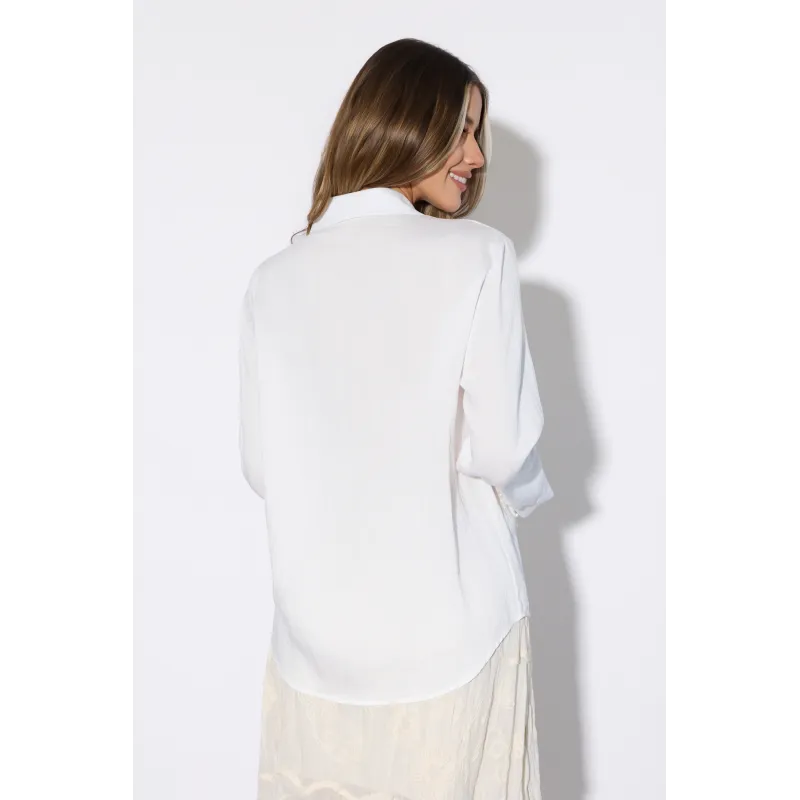 Koszula z haftowanymi kwiatami i perełkami