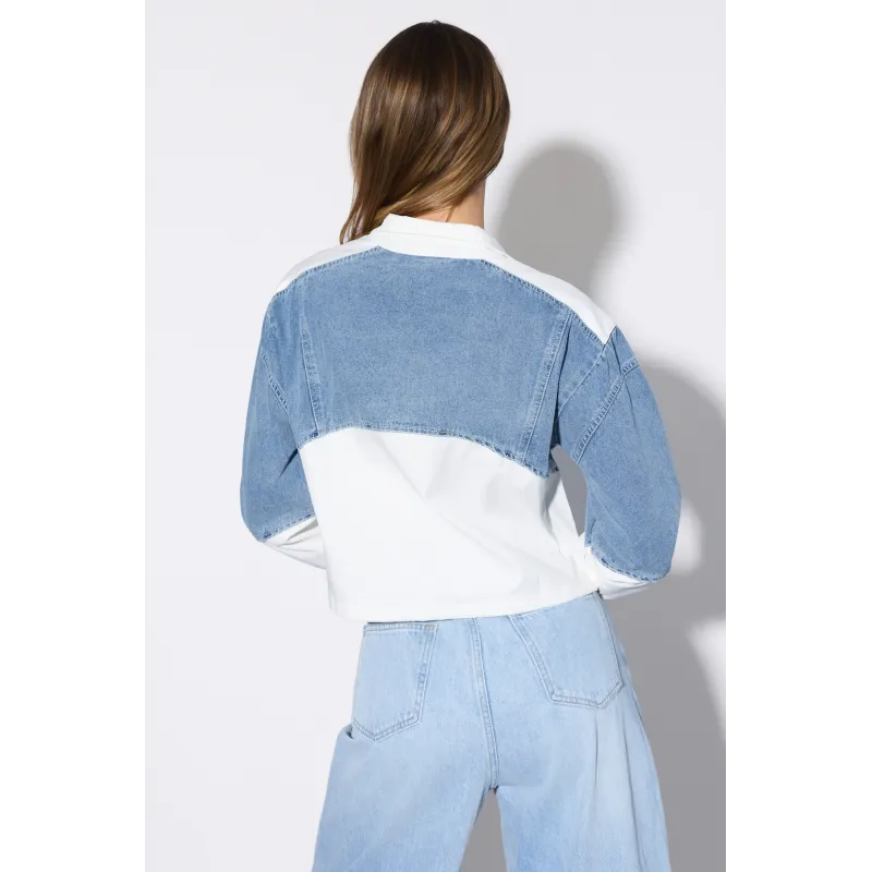 Krótka kurtka z jeansowymi panelami i stójką